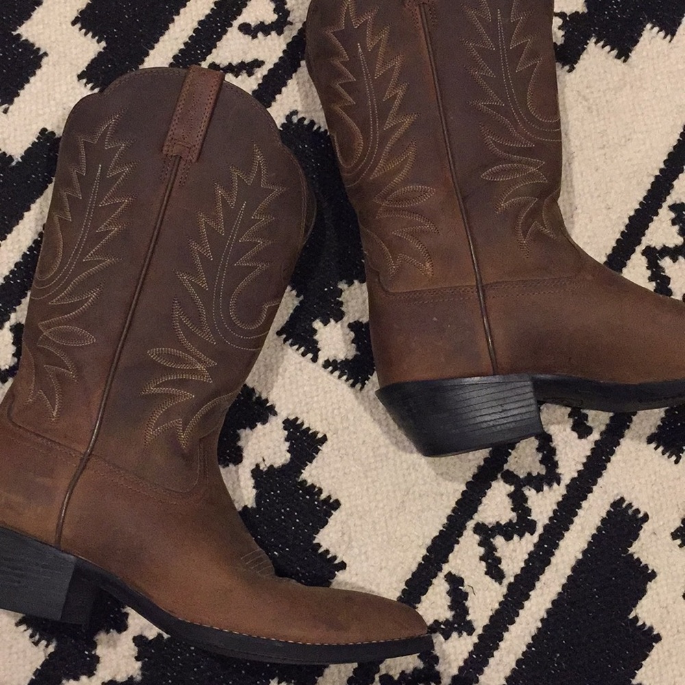 Brown Ariat Cowboy Boots